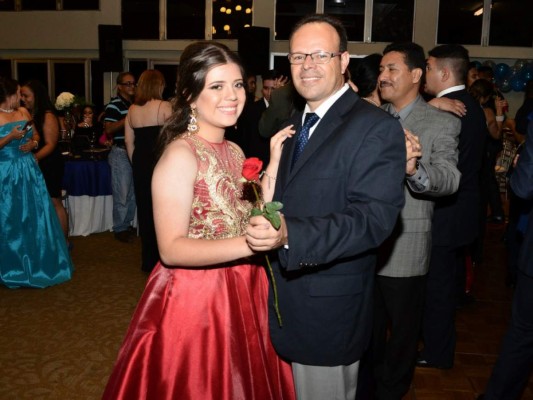 Inolvidable noche de los senior de Christian International School