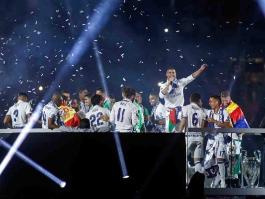 ¡Espectacular ceremonia del Real Madrid en el Santiago Bernabéu!
