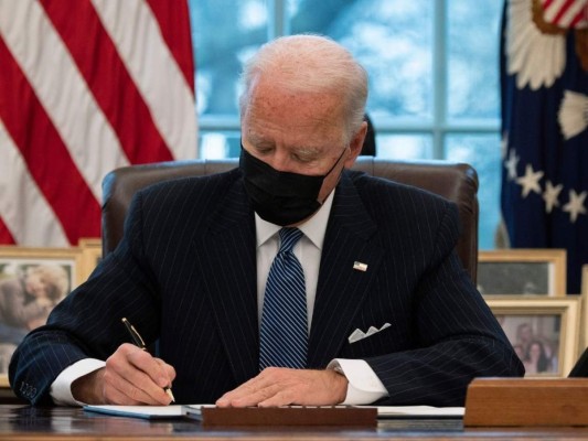 Biden quiere naturalizar a nueve millones de inmigrantes en Estados Unidos