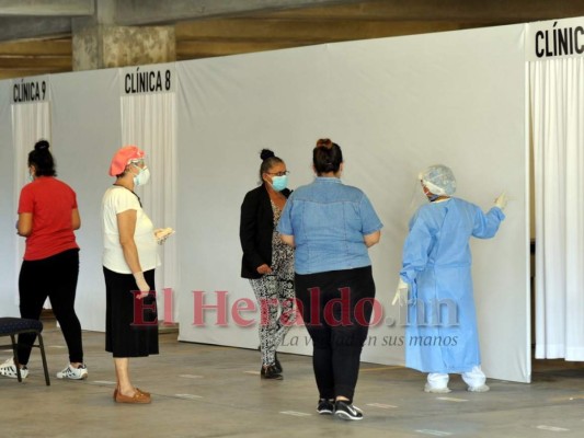 A toda marcha, centros triaje de Bazar del Sábado y CCI atienden a pacientes covid