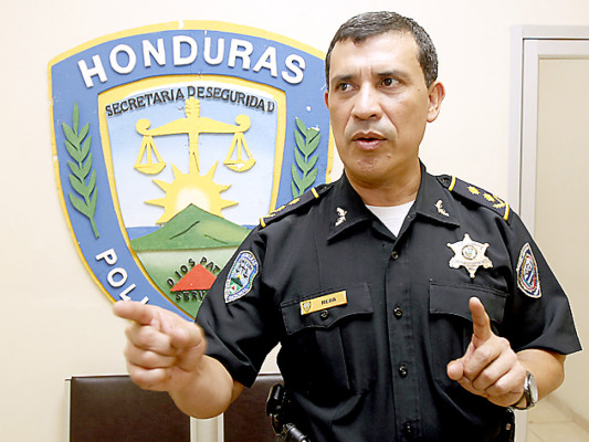Jefes policiales y personal de postas deben conocer a la población