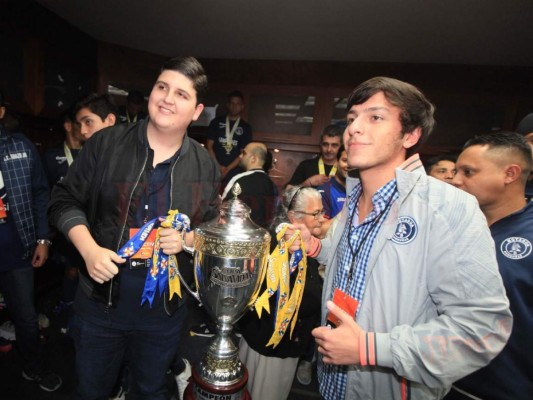 Motagua celebró por todo lo alto la copa 16 en el camerino