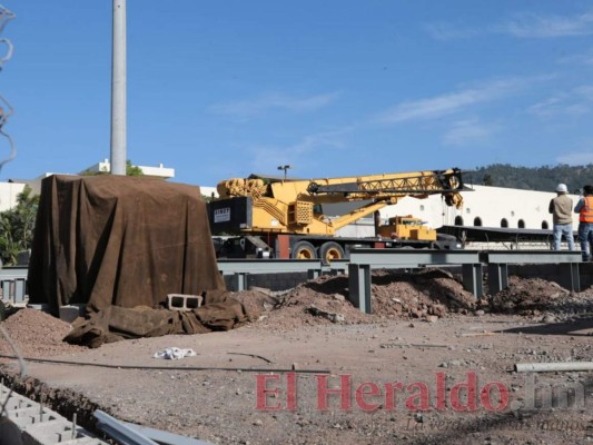 Inicia instalación de primeros módulos de hospital móvil de Tegucigalpa