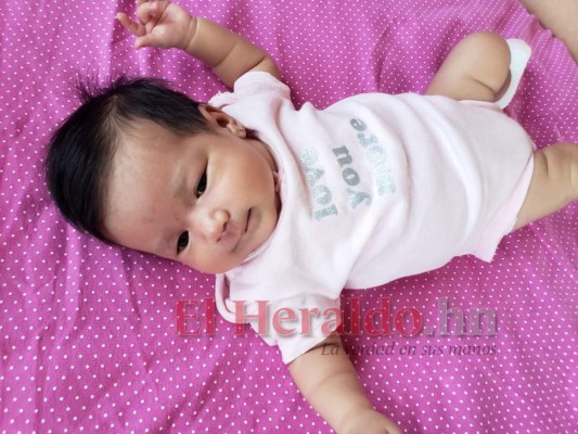 Las tiernas fotos de Helena, la bebé de Brenda Moncada y Fernando Maldonado