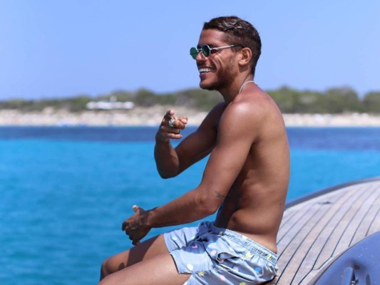 Jugador mexicano cancela boda y se declara bisexual