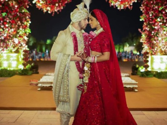 Velo de novia de Priyanka Chopra, esposa de Nick Jonas, superó el de Kim Kardashian