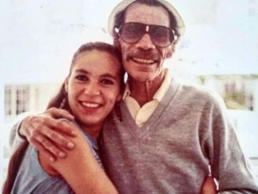 Hija de 'Don Ramón' comparte inédita foto junto a su padre