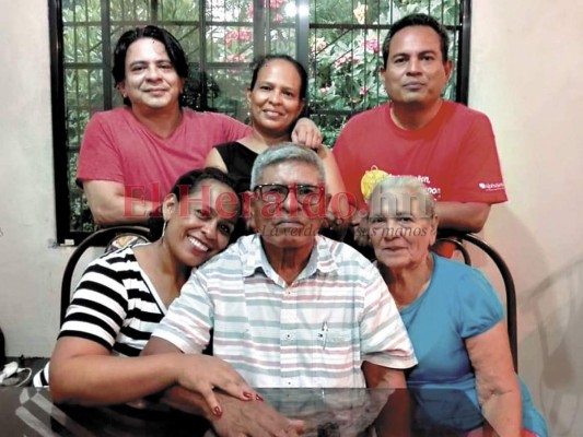 El doctor Pablo Ulloa luchó contra el covid-19 y se fue amando su profesión