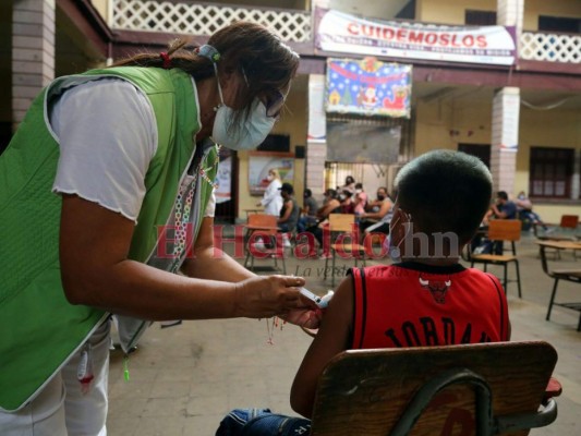 Continúa jornada de vacunación contra covid-19 en menores de 11 años
