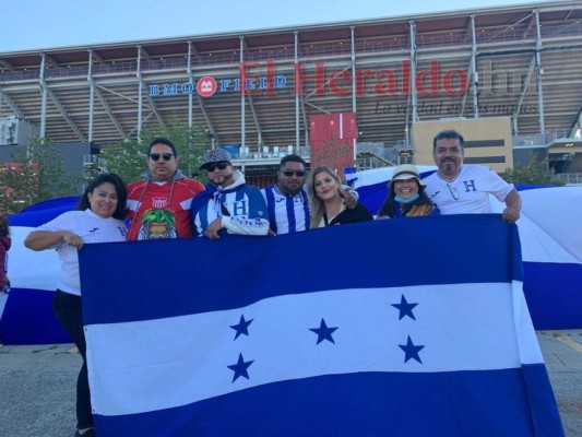 La fiesta catracha en el BMO Field durante el Honduras - Canadá (Fotos)