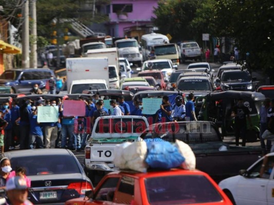 Por elevados costos y promesas incumplidas protestas mototaxistas en la capital (FOTOS)