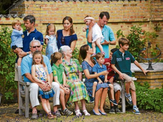Familias reales europeas disfrutan del verano