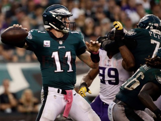 Wentz lanza para 3 anotaciones; Eagles retoman paso ganador