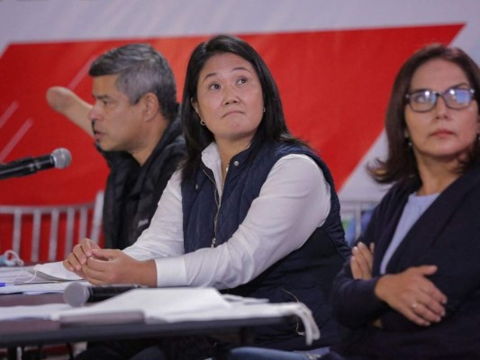 Crece incertidumbre electoral en Perú tras denuncias de fraude de Fujimori