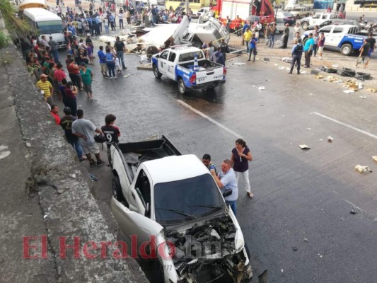 Muerte, dolor y destrozos del accidente en la colonia El Carrizal en imágenes