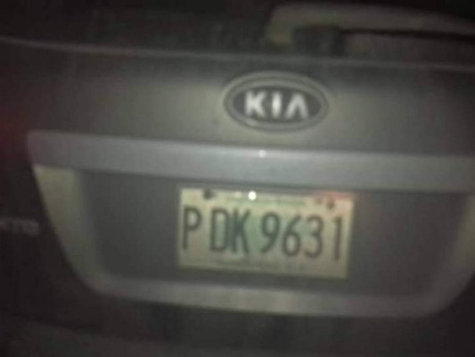 Vehículo impacta y destruye parte de fachada de bar Tito Aguacate