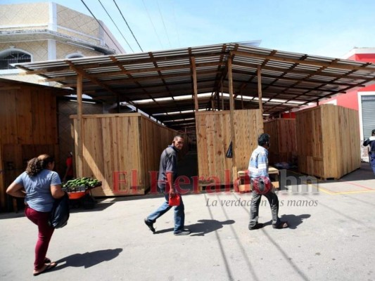 Pleito entre vendedores por siete locales en la Quinta Avenida