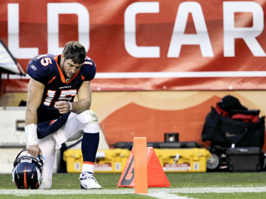 Tim Tebow, el 'quarterback de Dios' que hace milagros