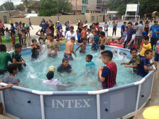 Piscinas, toboganes y el arte del graffiti presentes en colonias capitalinas