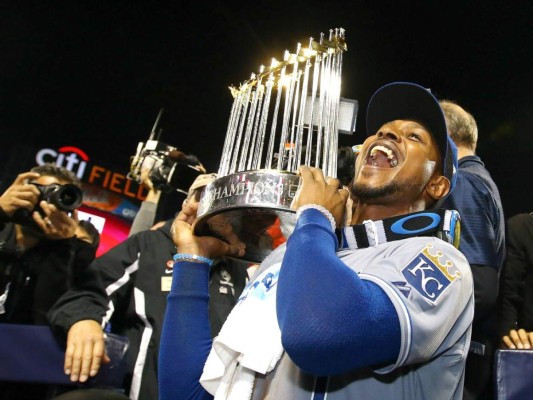 Tras treinta años de espera los Royals alcanzan ganar la Serie Mundial de béisbol