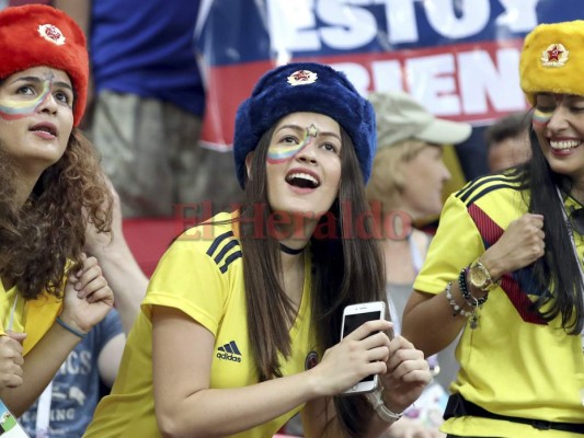El duelo Polonia vs Colombia se llenó de hermosas mujeres