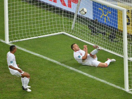 DT de Ucrania se queja por el gol no pitado ante Inglaterra