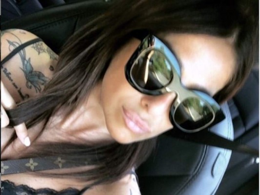 Estrella del fútbol italiano le reclama a su madre por subir fotos sensuales