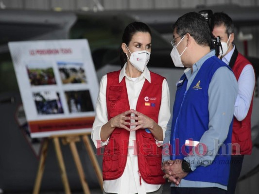 Reina Letizia visita zonas golpeadas por Eta y Iota con ayuda para afectados (FOTOS)