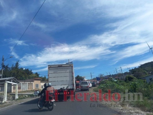 En vehículo, mototaxi o caballo: Así llegó a votar la gente en Santa Ana, Ojojona y Sabanagrande