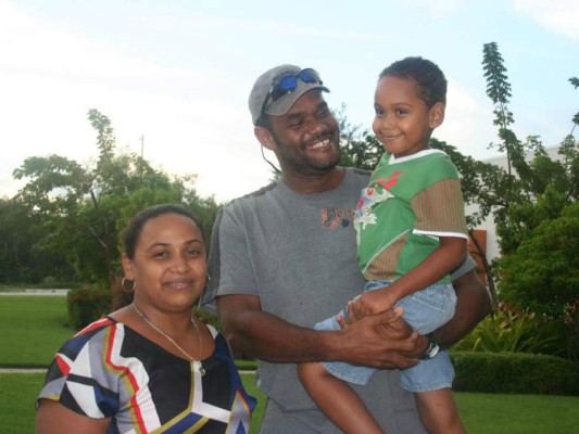 Extraen tumor cerebral en niño hondureño