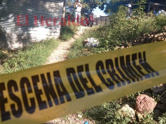 Hallan dos cadáveres en diferentes zonas de la colonia Villa Nueva de la capital