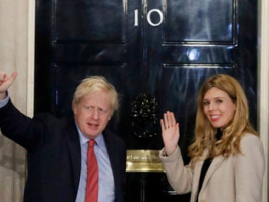 El primer ministro Boris Johnson y su novia se casan secretamente en Londres  