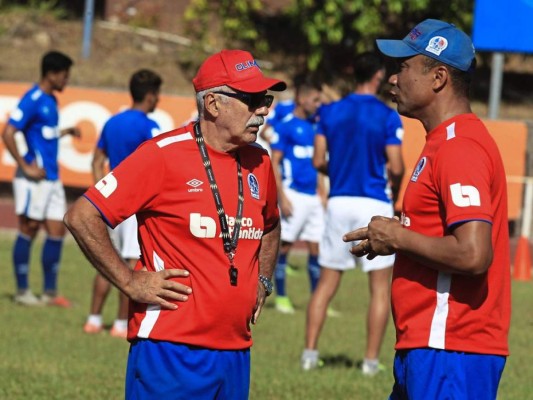 Manuel Keosseián: 'En el Motagua todos se tiran...”