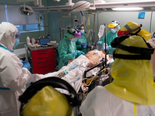 FOTOS: Cinco cosas a saber sobre la evolución del coronavirus en España