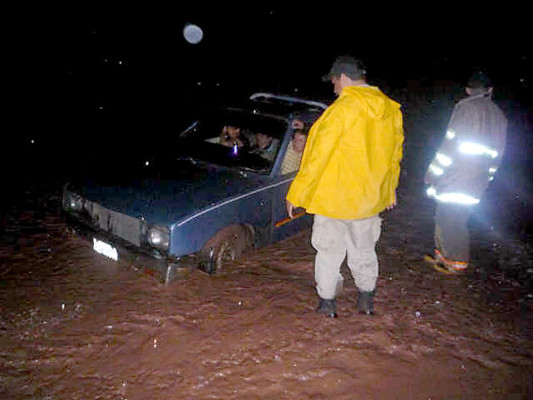 Al menos cinco mil personas incomunicadas dejan lluvias en Honduras