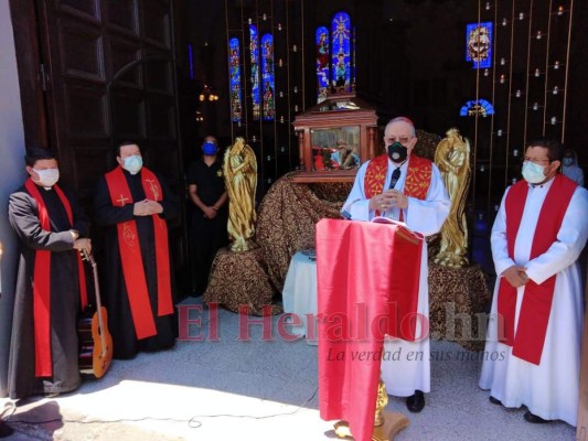 FOTOS: Iglesia revive la pasión y la fe con especial viacrucis el Viernes Santo