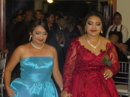 Inolvidable noche de los senior de Christian International School