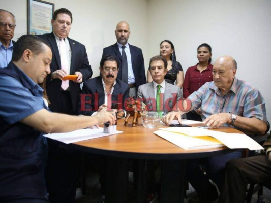 Convergencia contra el Continuismo presenta escrito ante el TSE por inscripción de JOH