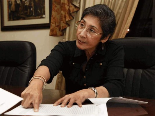 Maribel Espinoza renuncia como aspirante al CNE