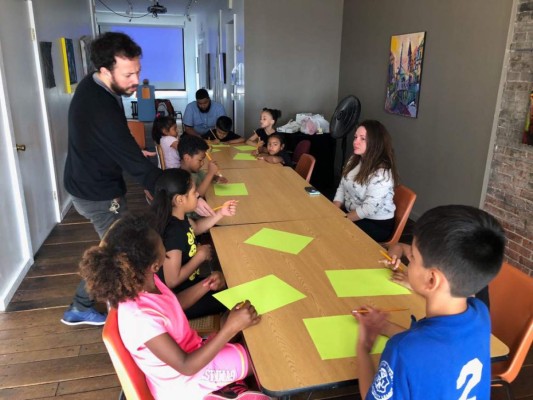 Alberto Palma compartió su arte en proyecto extranjero