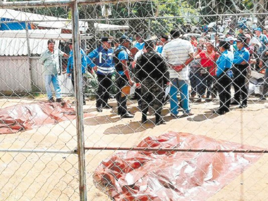 Agentes de inteligencia de la Policía Nacional investigan doble crimen suscitado en Danlí