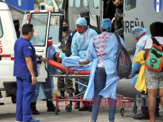 Así fue el traslado a Tegucigalpa de los heridos tras el voraz incendio en Guanaja