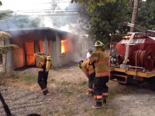 Reducida a cenizas casa donde funcionaba una cohetería en Copán