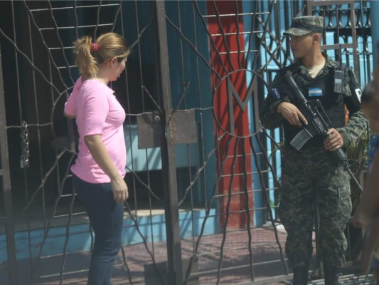 La triste despedida de los estudiantes del Instituto Modelo