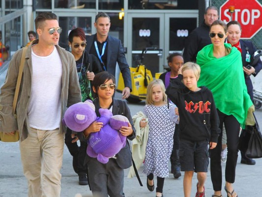 Angelina Jolie Lucha contra reloj por su extrema delgadez