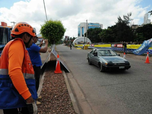 El bulevar Juan Pablo II vibró con el primer AutoCross