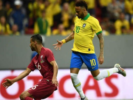 Neymar sufre esguince en el amistoso de Brasil ante Catar