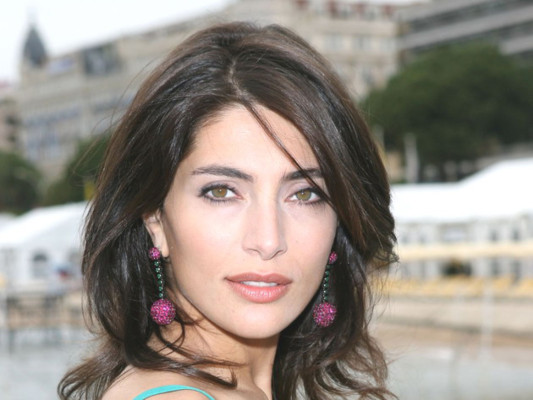 Chica Bond encarnará a Ingrid Betancourt en película sobre su cautiverio