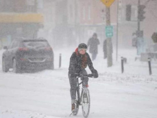 Tormenta invernal azota el este de EEUU y Canadá y trastorna los viajes&nbsp;&nbsp;