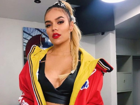 Con sexys fotos en bikini Karol G, intérprete de 'Mi Cama', enamora a sus seguidores en Instagram